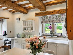 High chair - 3 bedroom accommodation in Hassop (Hassop)