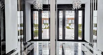 Residence Future Delux IV 2-bedroom apartment with WiFi, AC in Timisoara