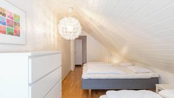 3 bedrooms, iron/ironing board, free WiFi