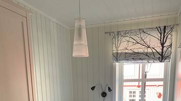 Deluxe Apartment | 3 bedrooms, iron/ironing board, free WiFi