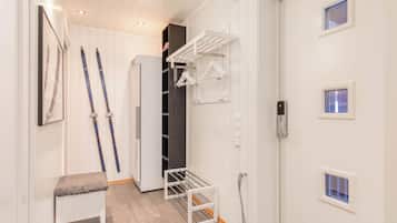 Deluxe Apartment | 3 bedrooms, iron/ironing board, free WiFi