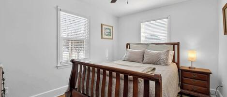 2 bedrooms, iron/ironing board, free WiFi, bed sheets