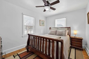 2 chambres, fer et planche à repasser, Wi-Fi gratuit, draps fournis