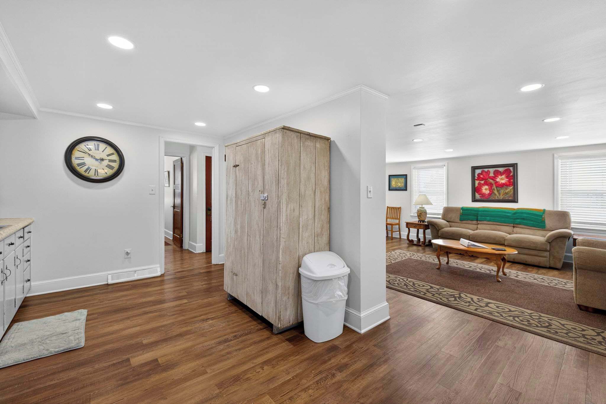 智能电视、办公室