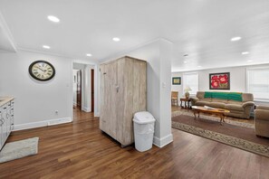 Een smart-tv en een kantoor