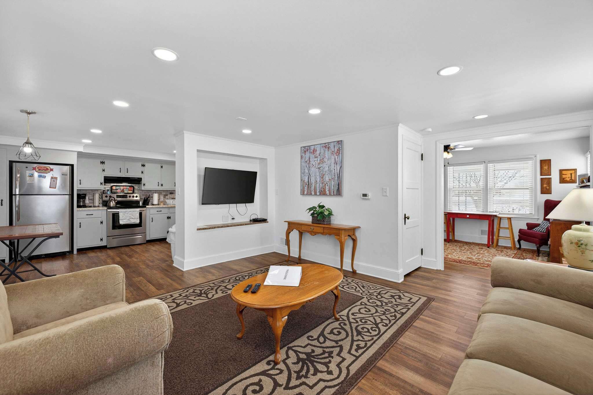 Een smart-tv en een kantoor