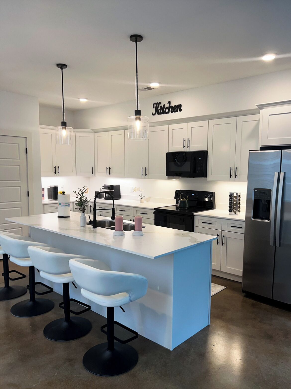 Mikrowelle, Ofen, Herdplatte, Geschirrspüler