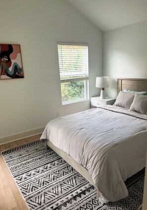 4 bedrooms, WiFi, bed sheets