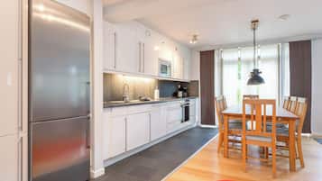 Family Apartment, Mountain View | Private kitchen | Electric kettle, toaster, highchair