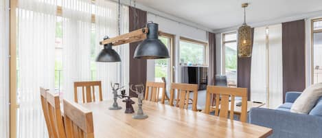 Familjelägenhet - utsikt mot bergen | Eget kök | Vattenkokare, brödrost och barnstol