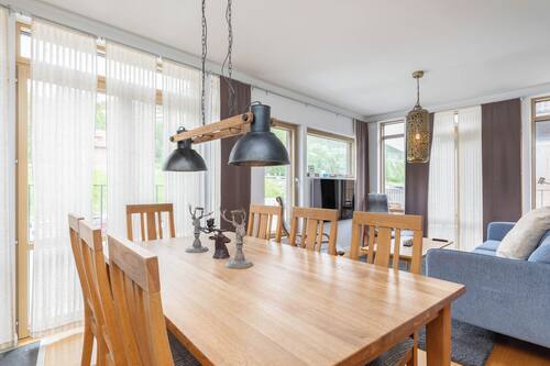 Appartement familial, vue sur la montagne | Cuisine privée | Bouilloire électrique, grille-pain, chaise haute