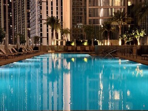 2 outdoor pools, open 6:30 AM to 10:00 PM, pool umbrellas, sun loungers - Downtown Dream Sea View Near Dubai Mall (Dubai)