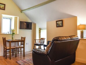 Living area - Swallow Cottage - UK47528 (Staithes, near Saltburn-by-the-Sea)