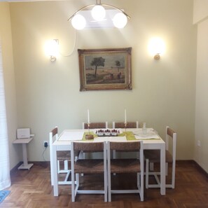 Dining - Acropolis View Apartment (Athens)