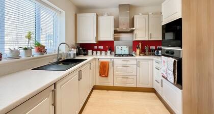 2 bedroom accommodation in Frome
