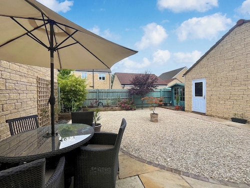 2 bedroom accommodation in Frome