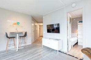 Deluxe Apartment, Mountain View | 2 bedrooms, soundproofing, free WiFi