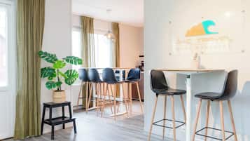 Deluxe Apartment, Mountain View | 2 bedrooms, soundproofing, free WiFi