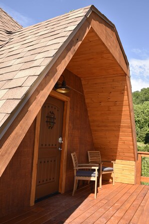 Exterior detail - Cozy dome creekside in the mountains (Topton)