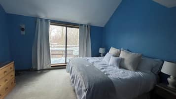 3 bedrooms, iron/ironing board, WiFi, bed sheets