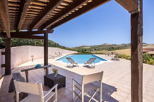 Villa sui Colli Ericini con Piscina