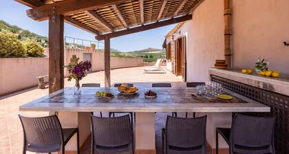 Villa sui Colli Ericini con Piscina by Wonderful Italy