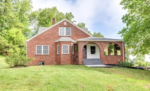 Entire Home -Tranquil Haven MTN Retreat, 3-bedroom, 2-bath, WIFI, AC in Tazewell