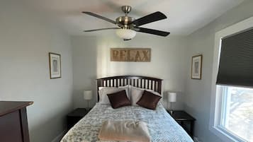 2 bedrooms, iron/ironing board, WiFi, bed sheets