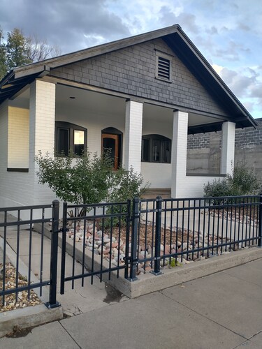 Central Oasis on Main- private, quiet, walkable