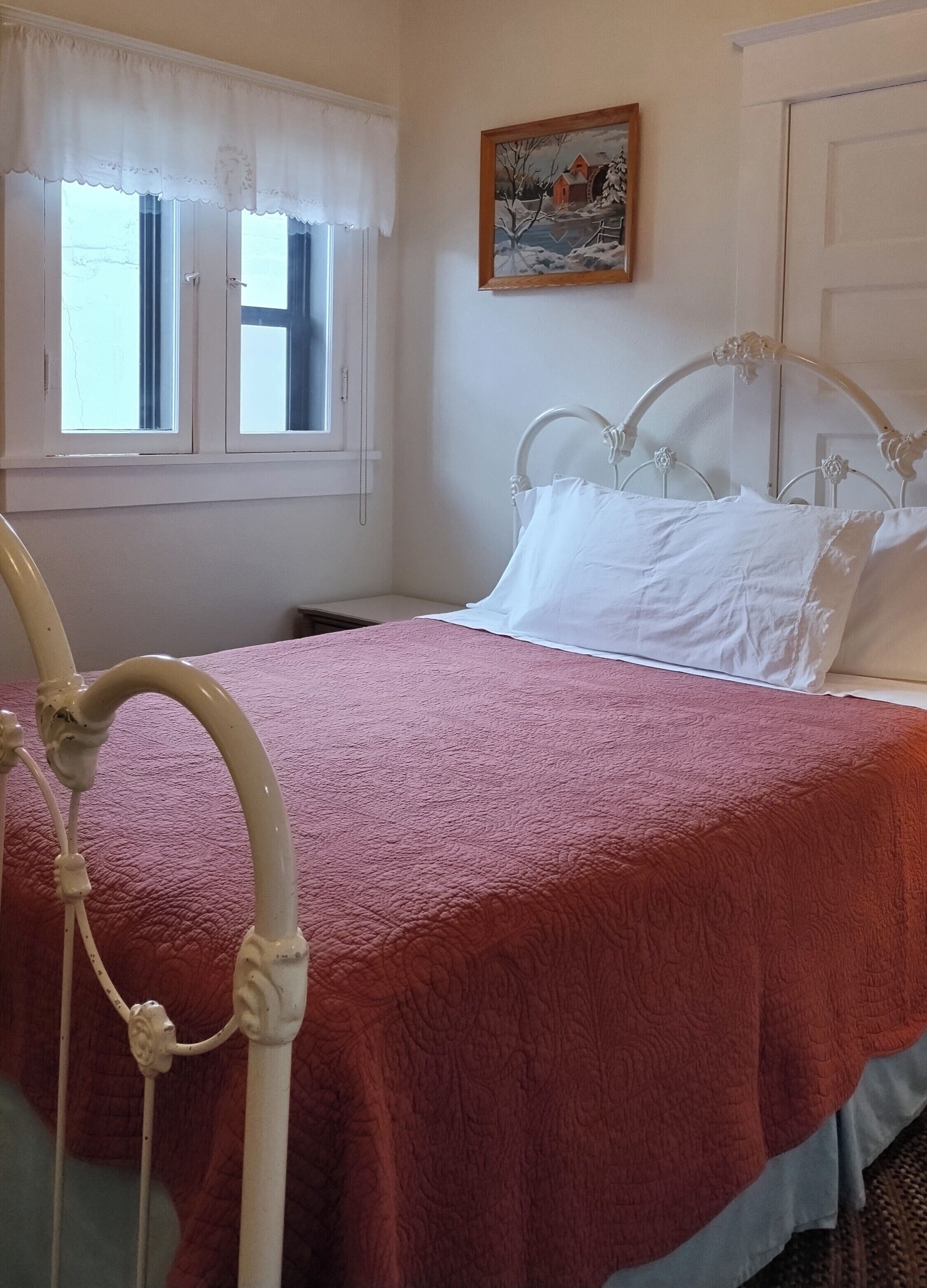 1 bedroom, desk, iron/ironing board, free WiFi