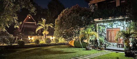 Apartamento clássico, sacada, vista para o lago | Fachada