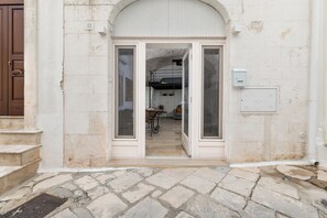 Pintu masuk hartanah