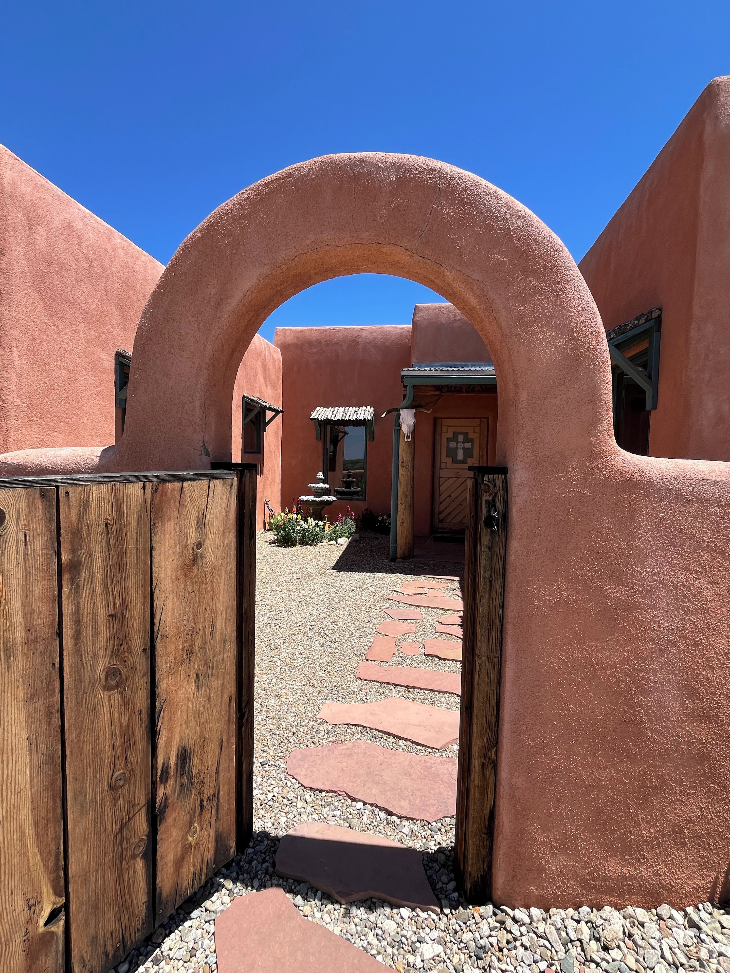 المنطقة المحيطة بالمنشأة