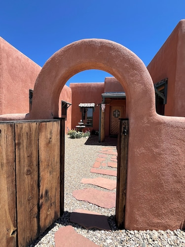 Casa de Suenos in Taos