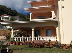 المنشأة من الخارج