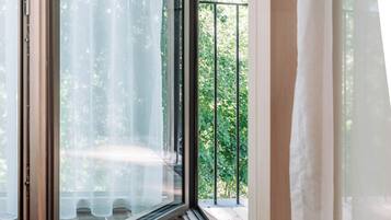 In-room safe, laptop workspace, soundproofing, free WiFi