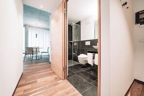 In-room safe, laptop workspace, soundproofing, free WiFi - Blackhome City South Innsbruck (Innsbruck)