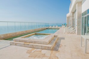 Outdoor pool - U-GO Palmetto Sunset Junto al Mar (Cartagena)