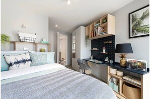 Single Room, 1 Large Twin Bed | Free WiFi, bed sheets