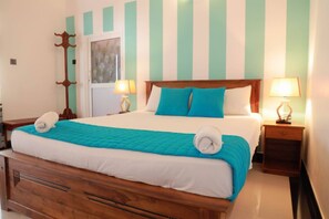 Een kluis op de kamer, een bureau, geluiddichte muren