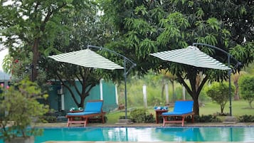 Kolam renang outdoor