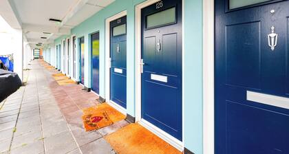 Nice 2-bed flat near earls court