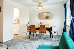Living area - Nice 2-bed flat near earls court  (London)