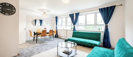Classic Apartment | Living area