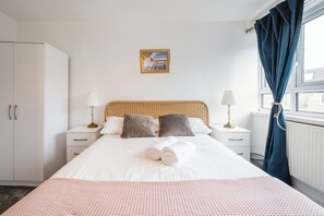 2 bedrooms, iron/ironing board, free WiFi - Nice 2-bed flat near earls court  (London)