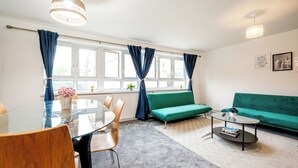 Luokittelematon kuva, 5 kautta 25, painike