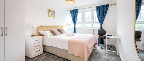 2 camere, ferro/asse da stiro, Wi-Fi gratuito