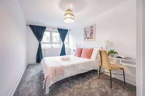 2 bedrooms, iron/ironing board, free WiFi - Nice 2-bed flat near earls court  (London)