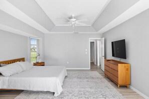 3 bedrooms, iron/ironing board, WiFi, bed sheets