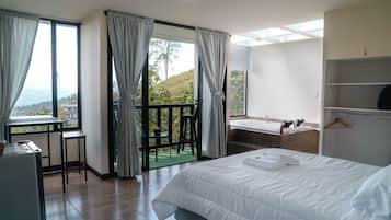Luxe suite, uitzicht op bergen | 1 slaapkamer